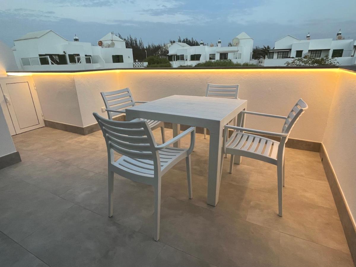 Izaro Apartamento Atico De Lujo Cerca De Playa Dorada Playa Blanca Dış mekan fotoğraf